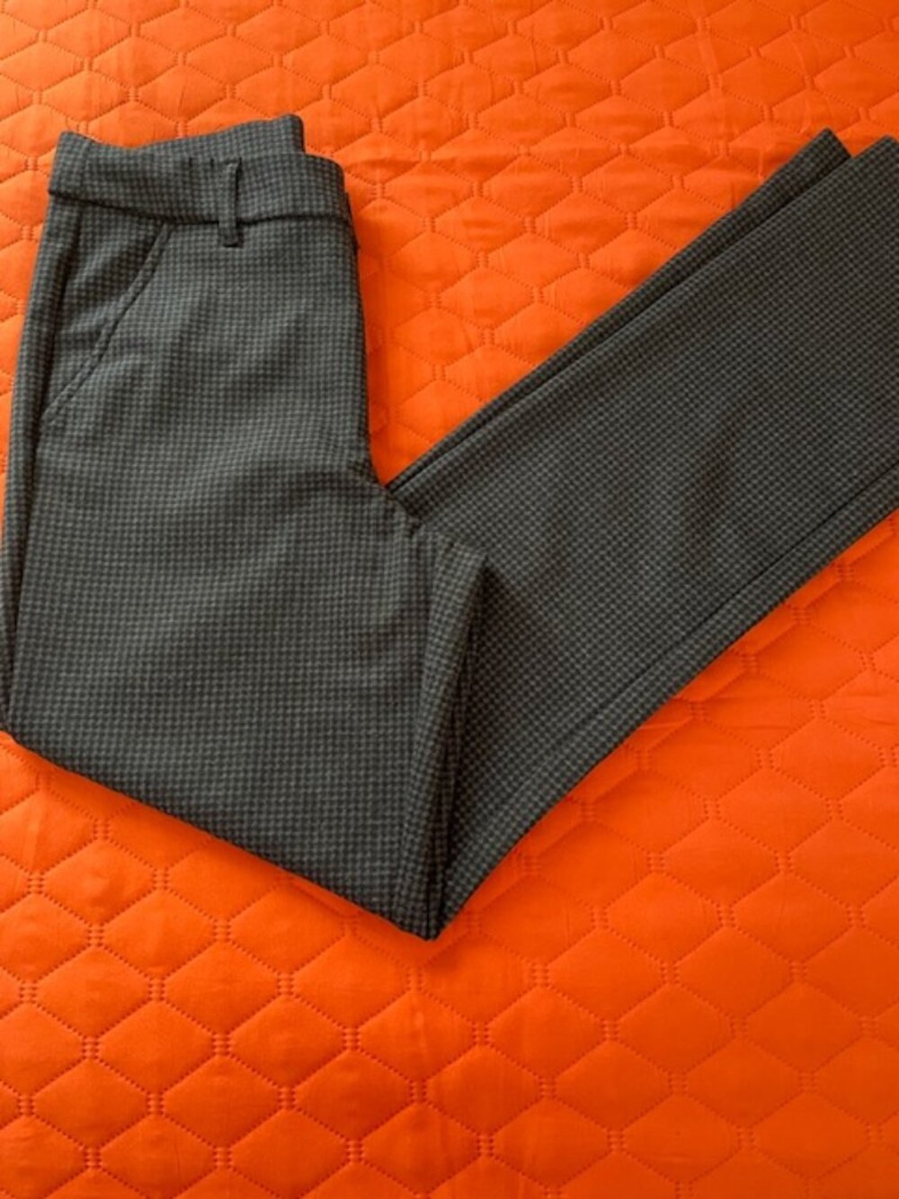 Tahari charcoal gray navy blue poly, rayon, spandex pants, size 4